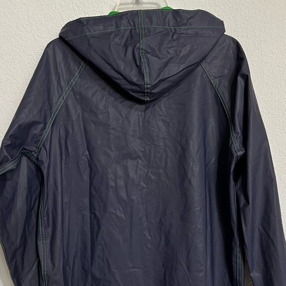 Vintage Vinyl Apple Green & Navy Retro Raincoat with Hood Drawstring Like New  M - Picture 15 of 16